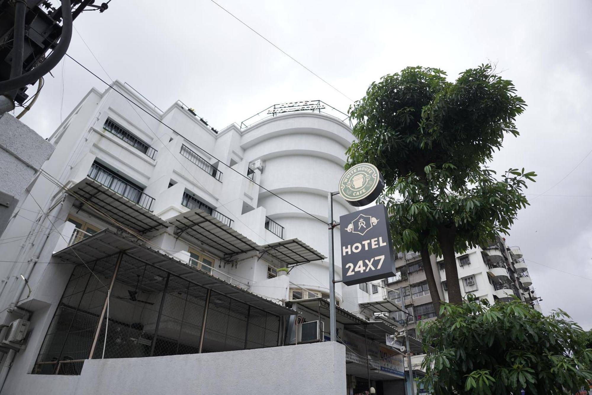 Hotel Royal Accord Surat Exterior foto