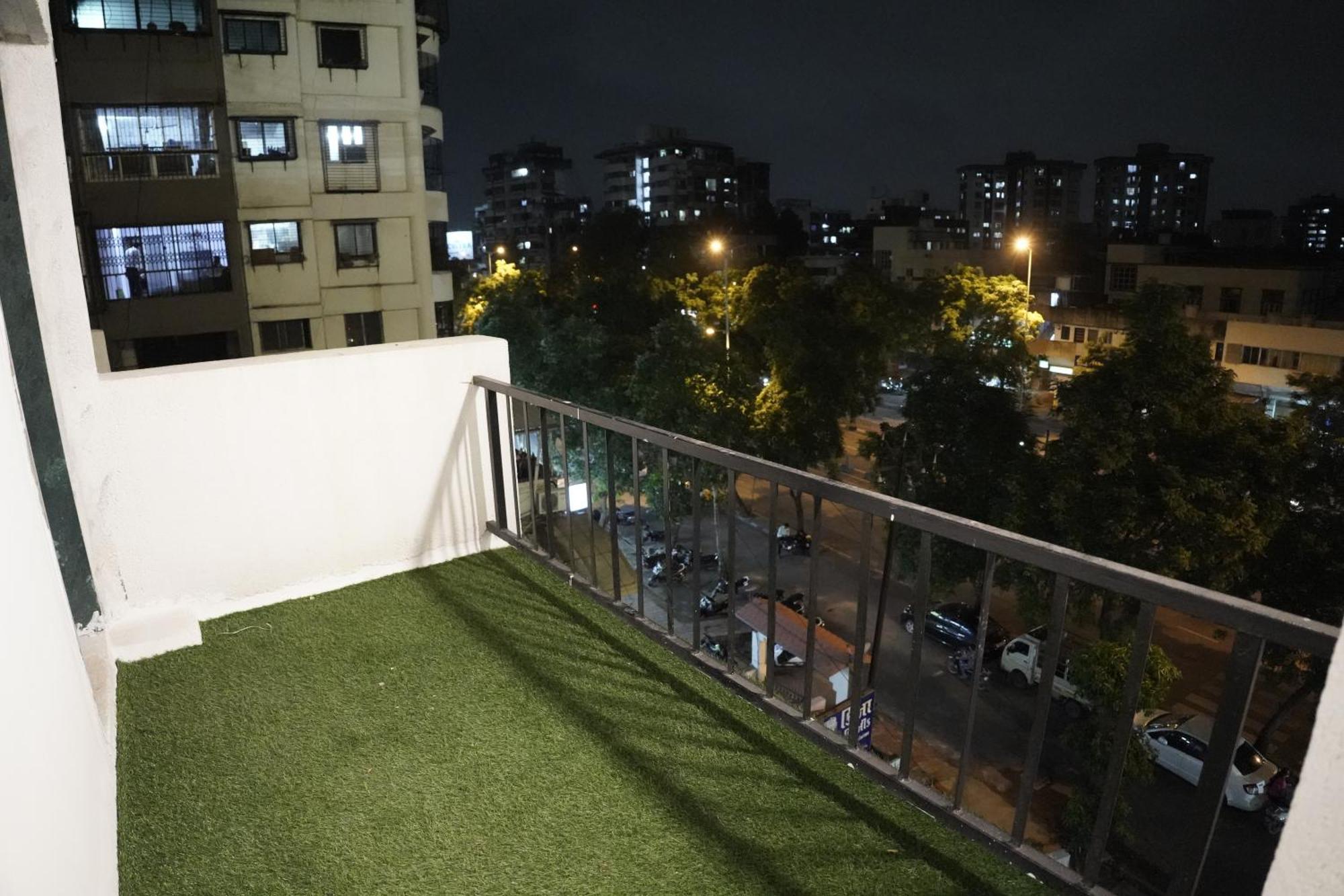 Hotel Royal Accord Surat Exterior foto
